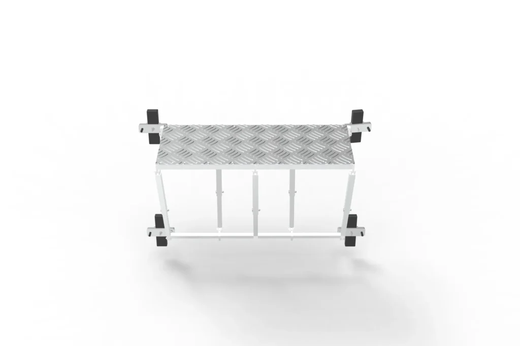 Easy mounting/removal platform